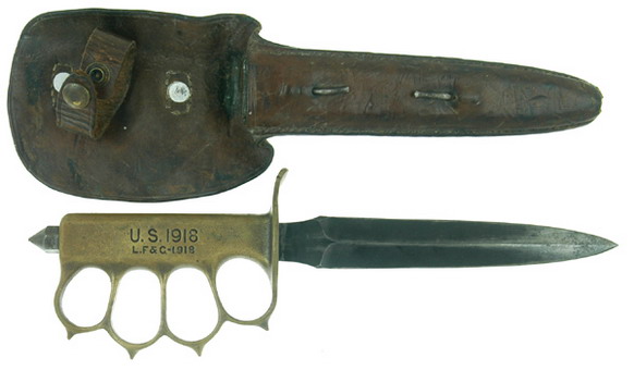 M-1918 knuckle knife with
scabbard as issued in World War I